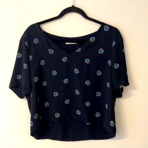 Aritizia Babaton lightweight navy floral top